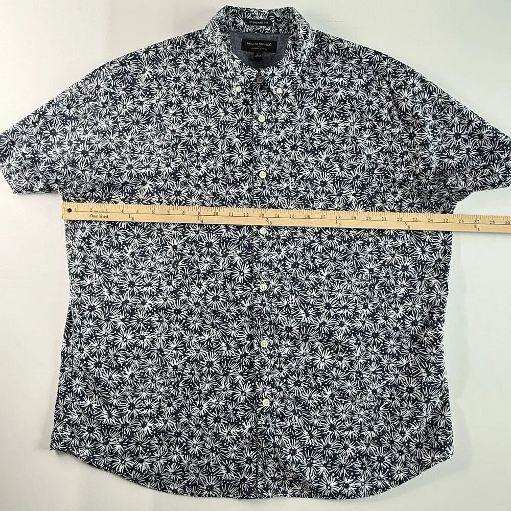 BANANA REPUBLIC Short Sleeve Button Down Shirt Mens XL Dark Blue White Starburst